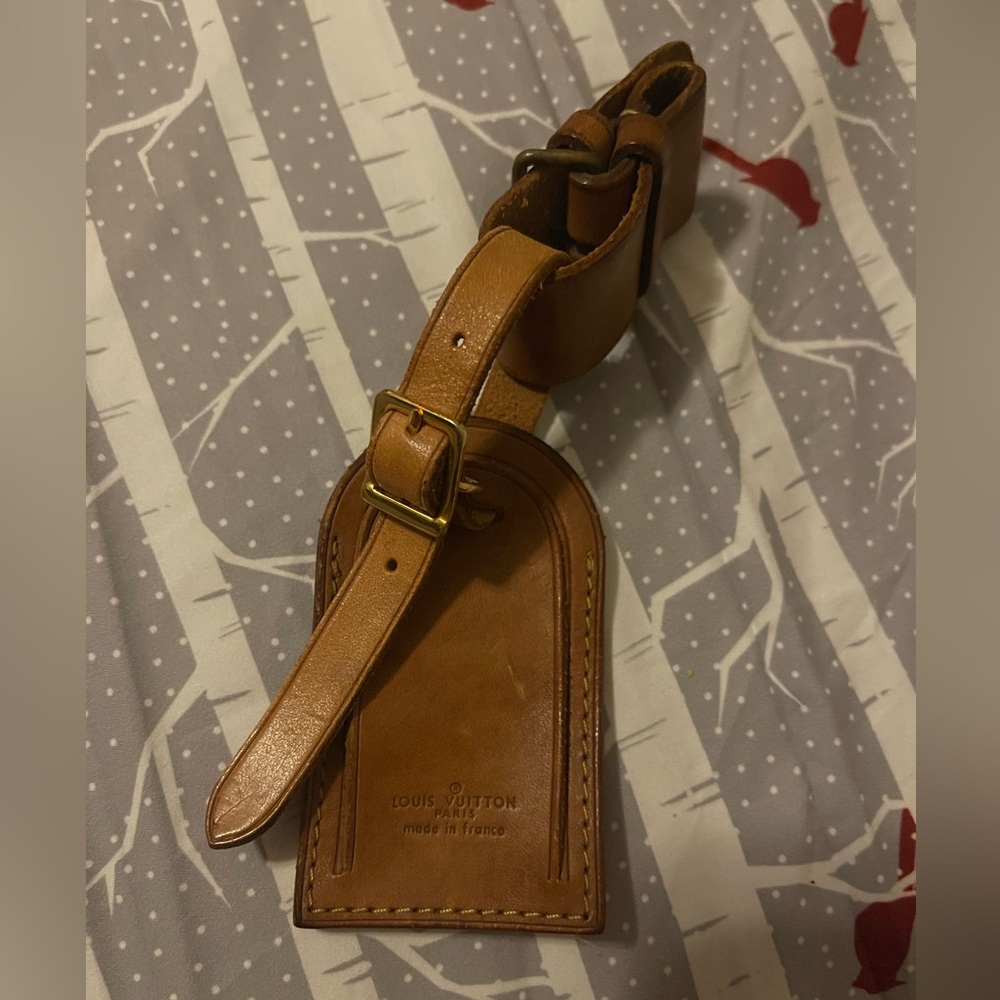 LV luggage tag